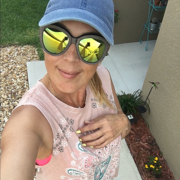 Meet your Posher, Nayliana - Picture 1 of 1